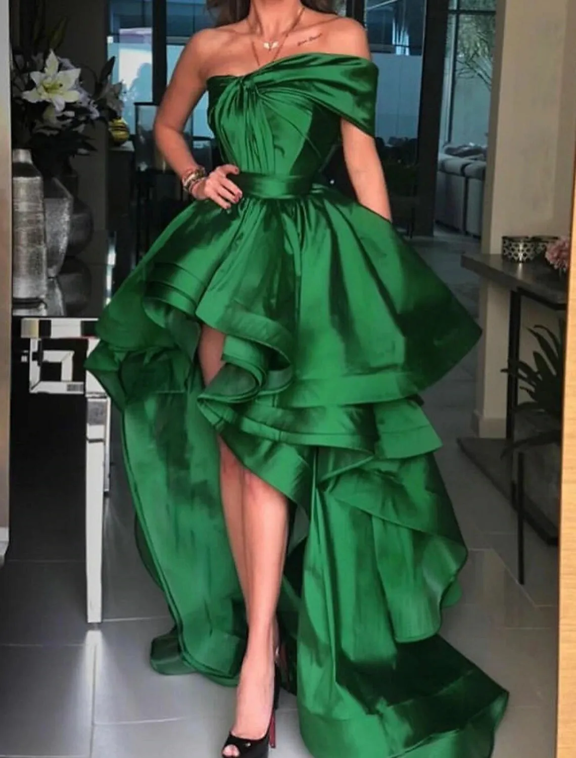 A-Line Prom Dresses Minimalist Dress Christmas Prom Court Train Short Sleeve One Shoulder Charmeuse with Criss Cross Pure Color