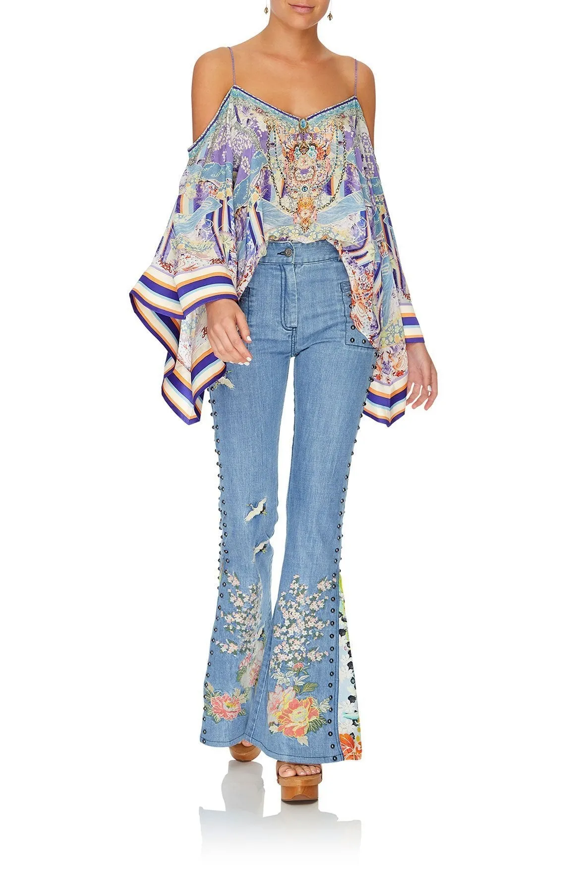 FLARE SLEEVE TOP GIRL IN THE KIMONO