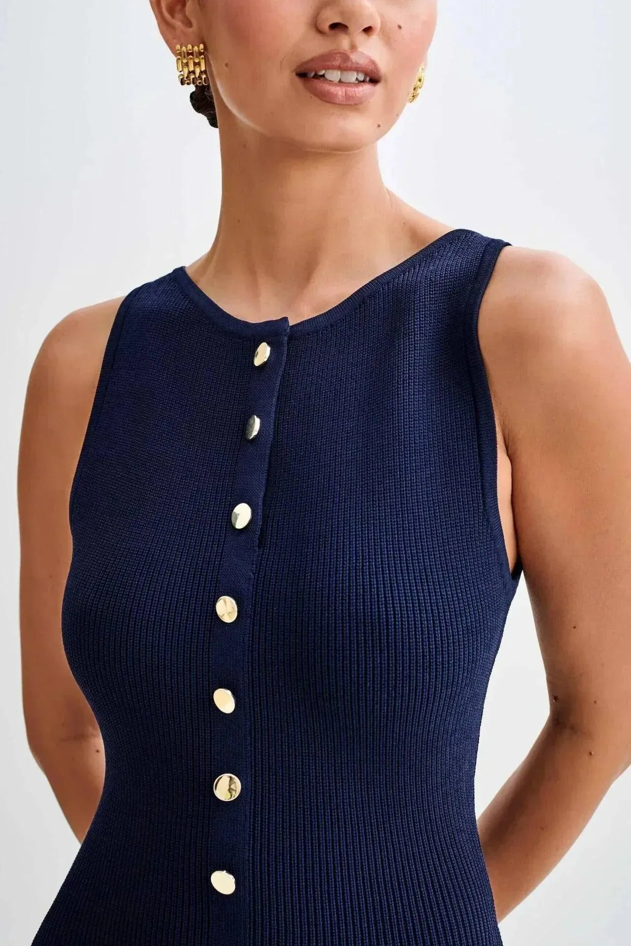 Women's Form-Fitting Sleeveless Knit Maxi Dress - Elegant & Versatile