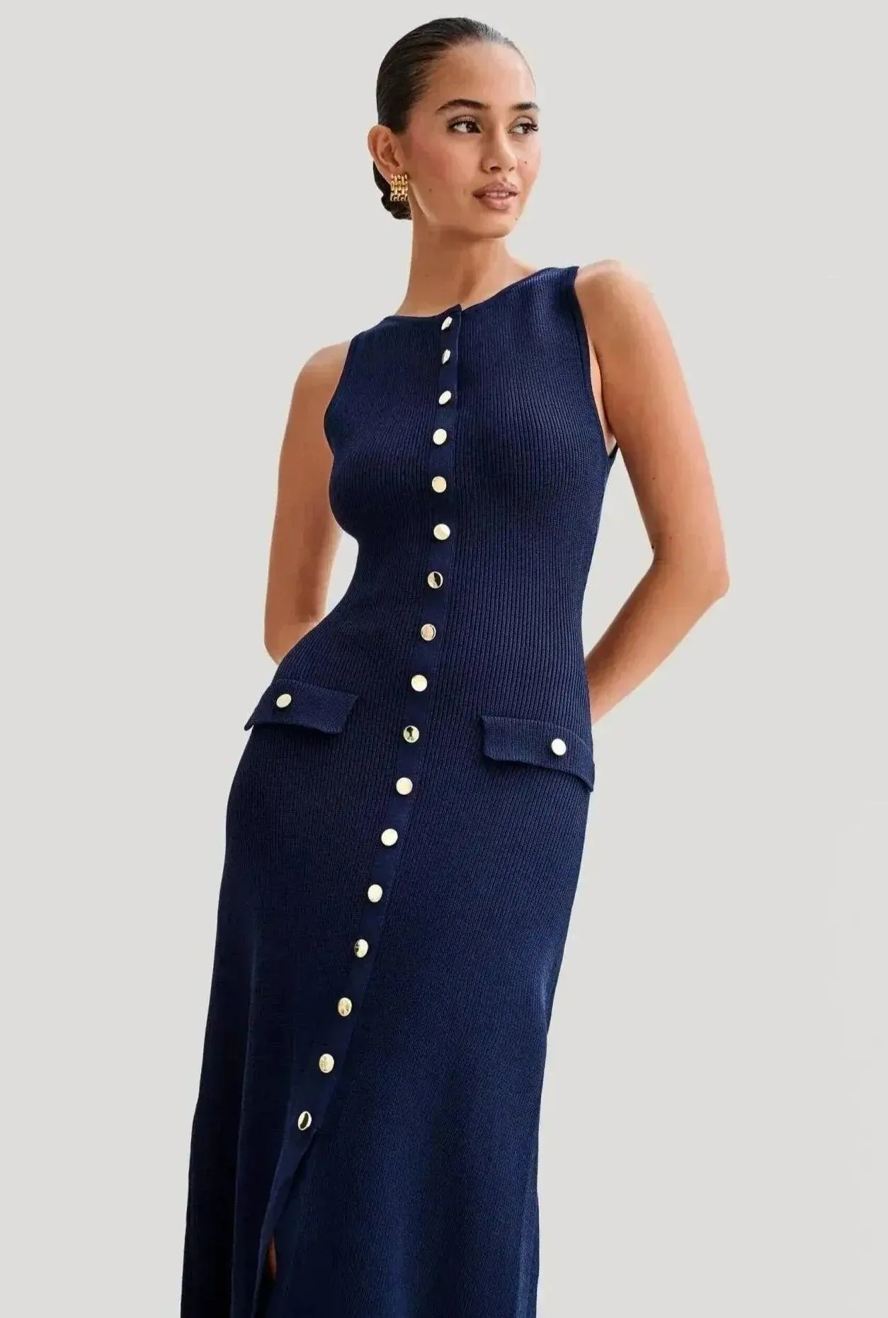 Women's Form-Fitting Sleeveless Knit Maxi Dress - Elegant & Versatile