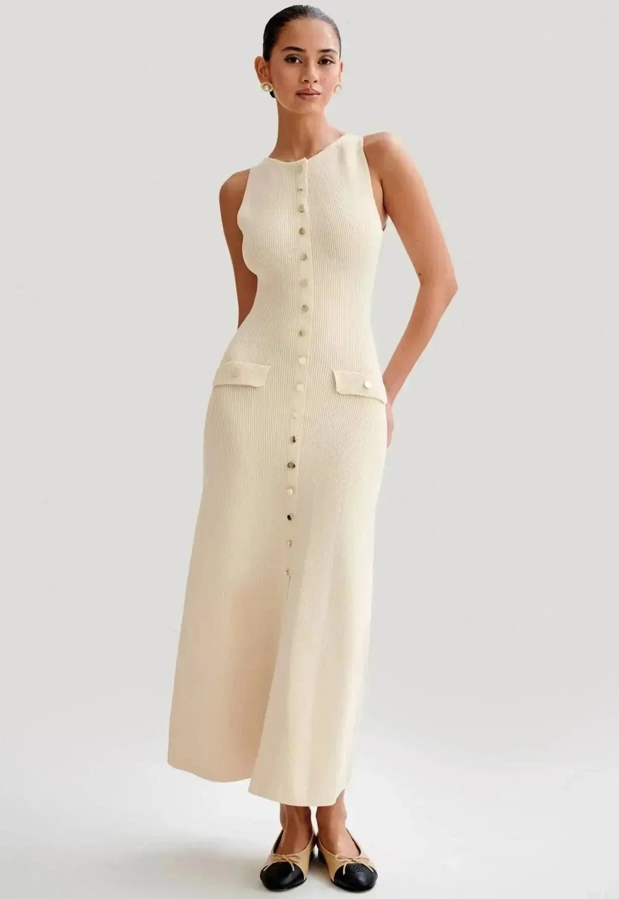 Women's Form-Fitting Sleeveless Knit Maxi Dress - Elegant & Versatile
